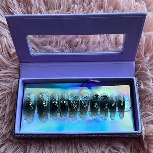 Black rose press in nails